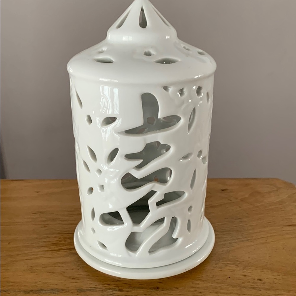 Ambiance by Cherison White Lantern